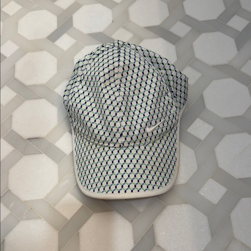 Nike Geometric Women’s Golf Hat